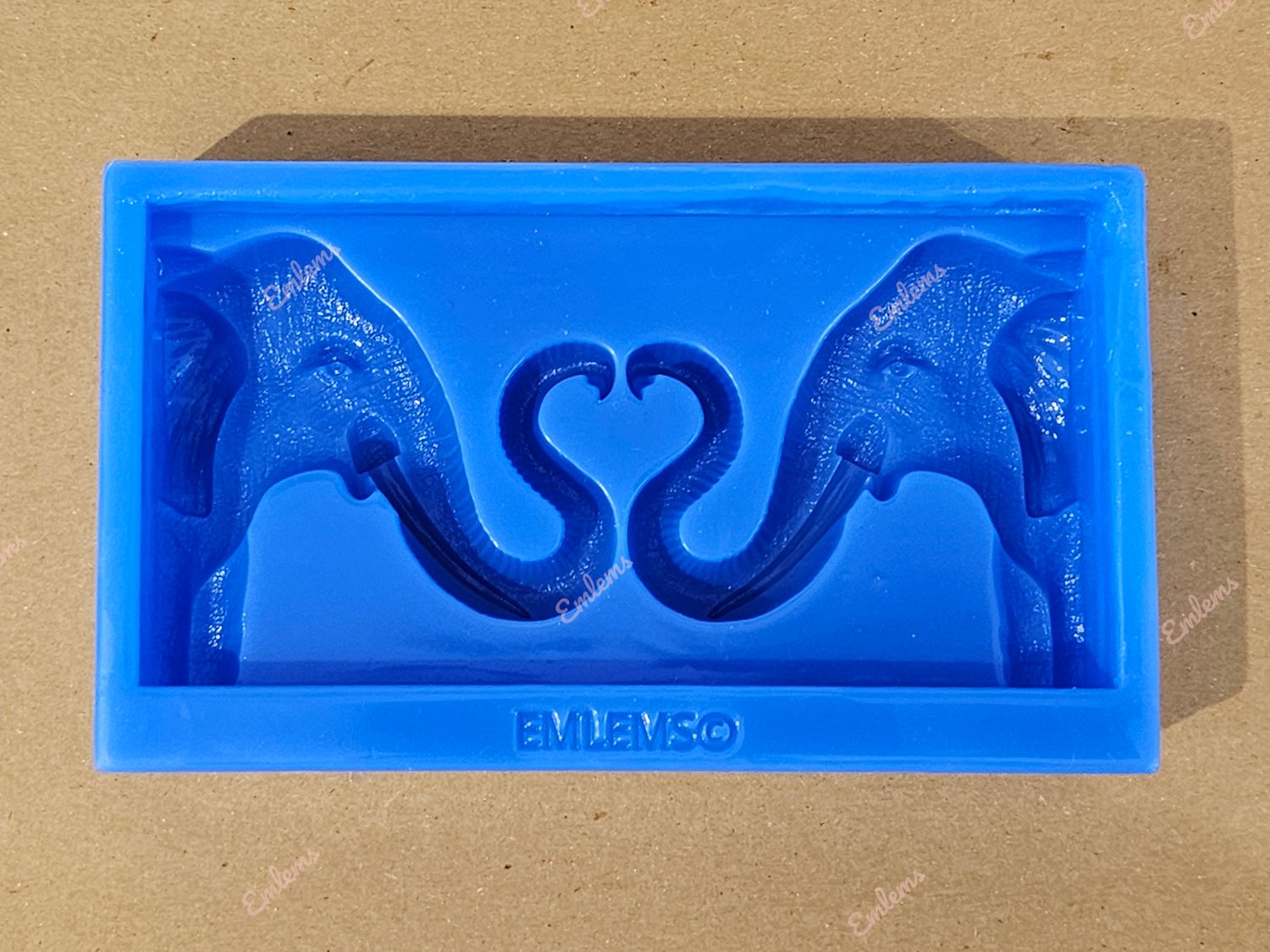 Emlems Jungle Elephants Heart Plaque Silicone mould food safe, also for resin, clay, wax and more