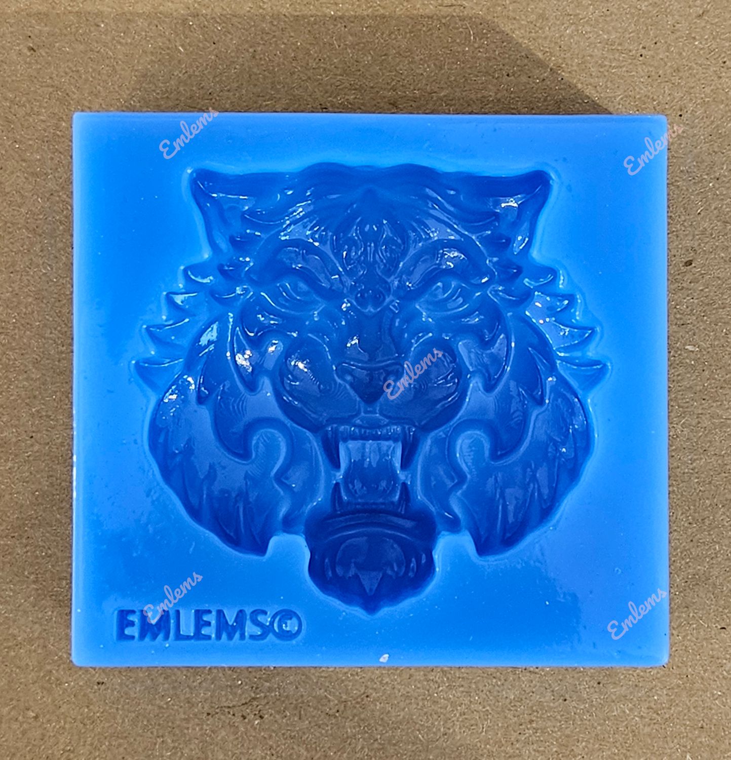 Emlems Jungle Tiger Head 001 Silicone mould food safe, also for resin, clay, wax and more