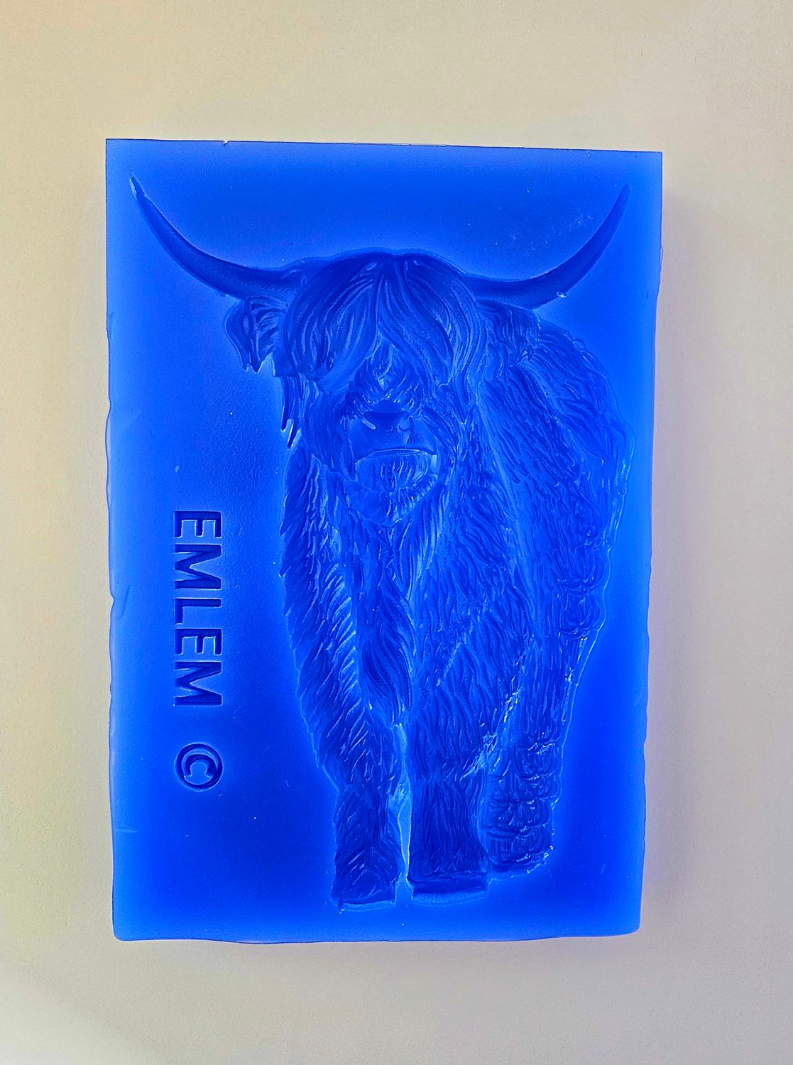 EMLEMS FARM MEDIUM HIGHLAND COW SILICONE MOULD