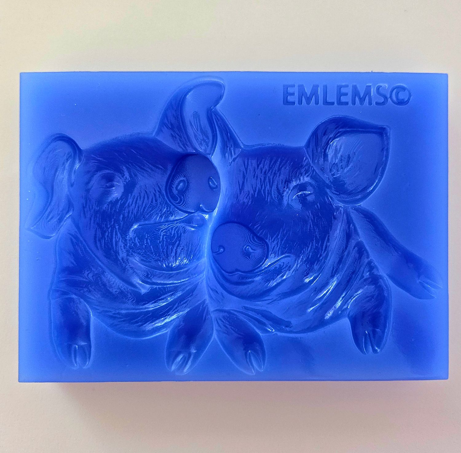 EMLEMS SMALL FARM PIGS / PIGLETS SILICONE MOULD