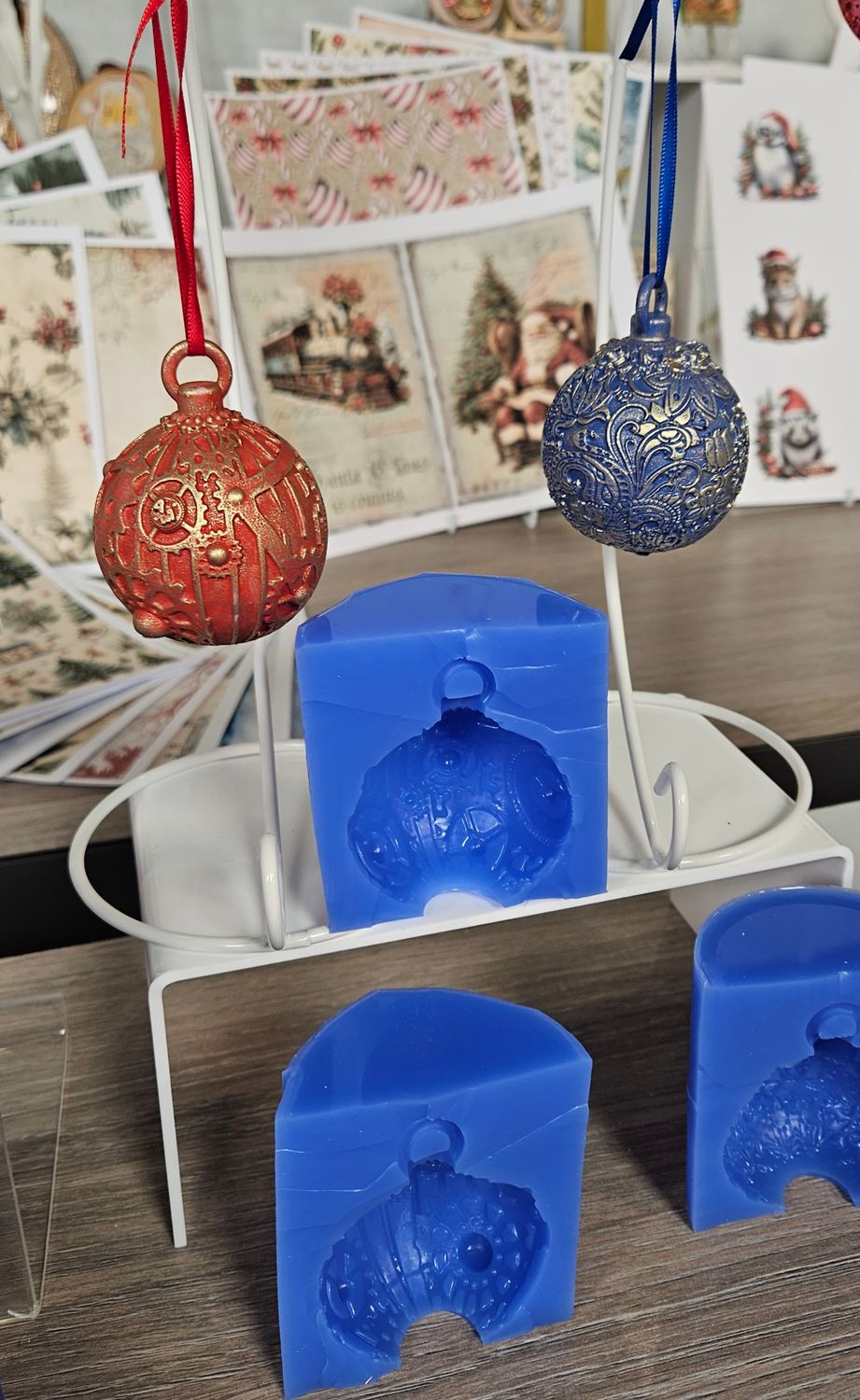 EMLEMS CHRISTMAS FLORAL 3D BAUBLE 2 PIECE SILICONE MOULD