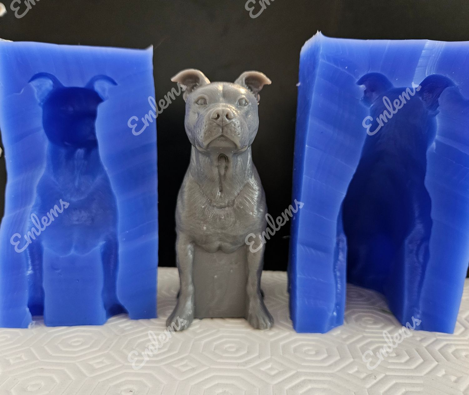 EMLEMS 3D STAFFY STAFFORDHIRE BULL TERRIER DOG SILICONE MOULD PERFECT FOR WAX AND CHOCOLATE