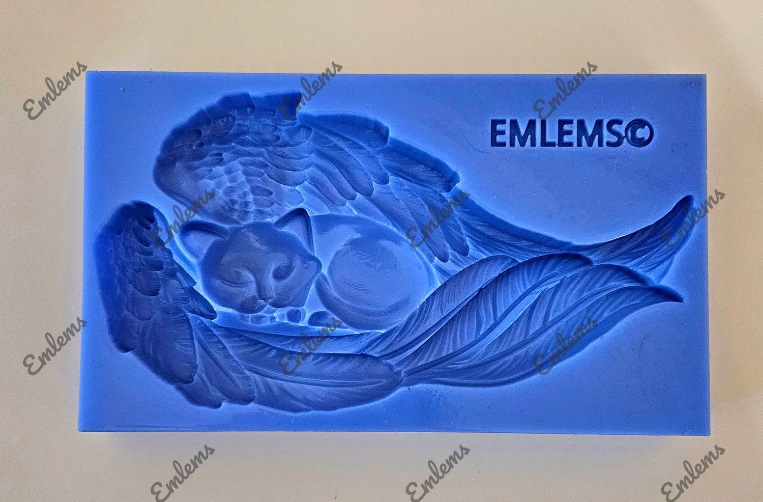 EMLEMS LARGE CAT IN WINGS SILICONE MOULD