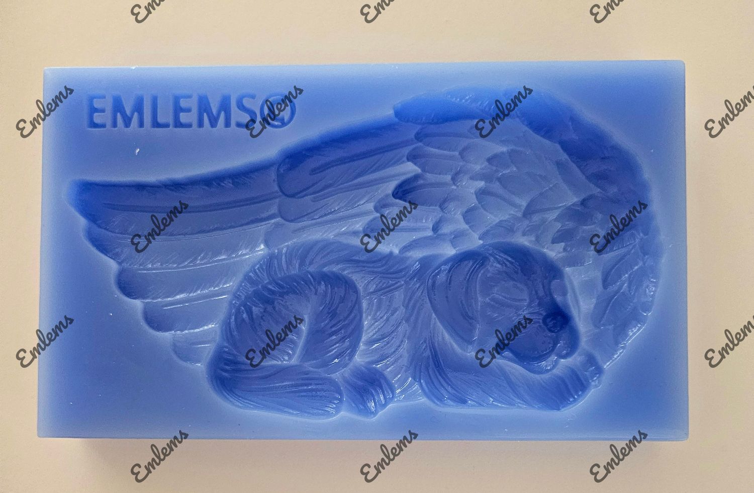 EMLEMS LARGE DOG IN WINGS SILICONE MOULD