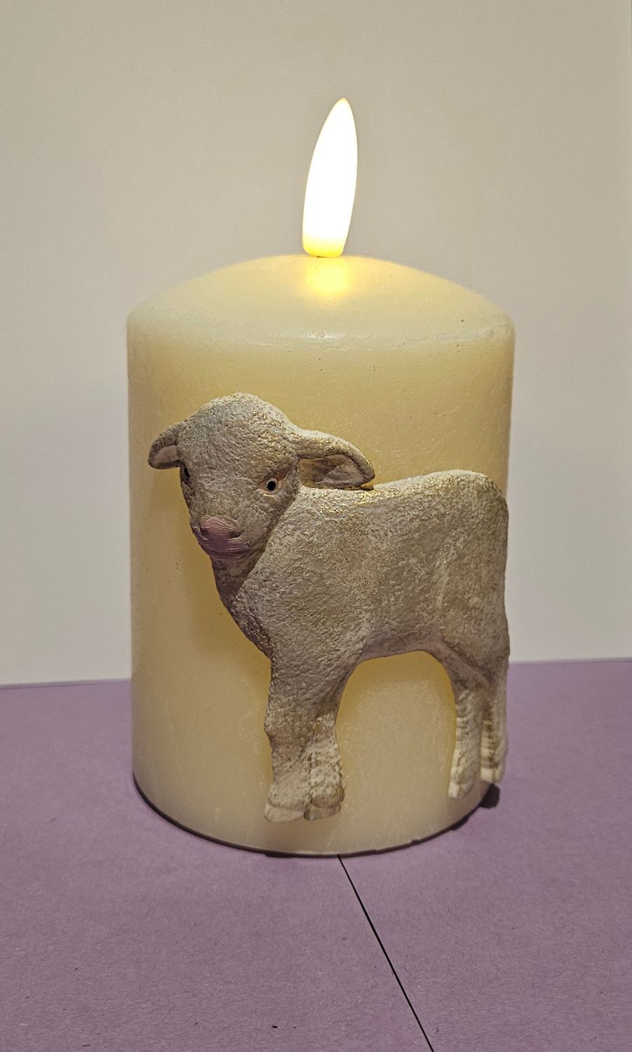 Emlems Farm Lamb on Wax Candle