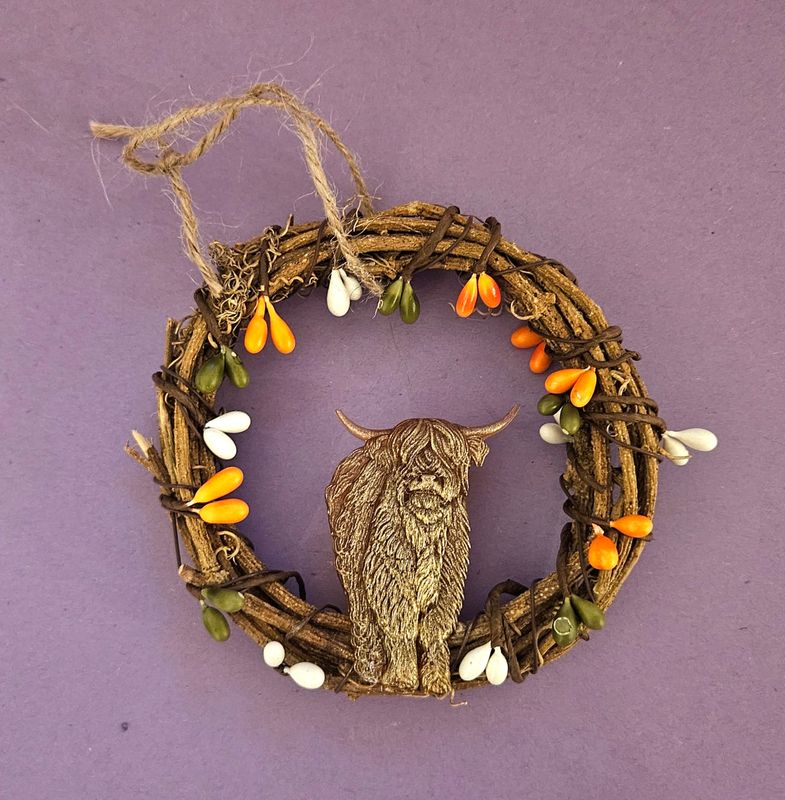 Emlems Highland Cow mini wreath
