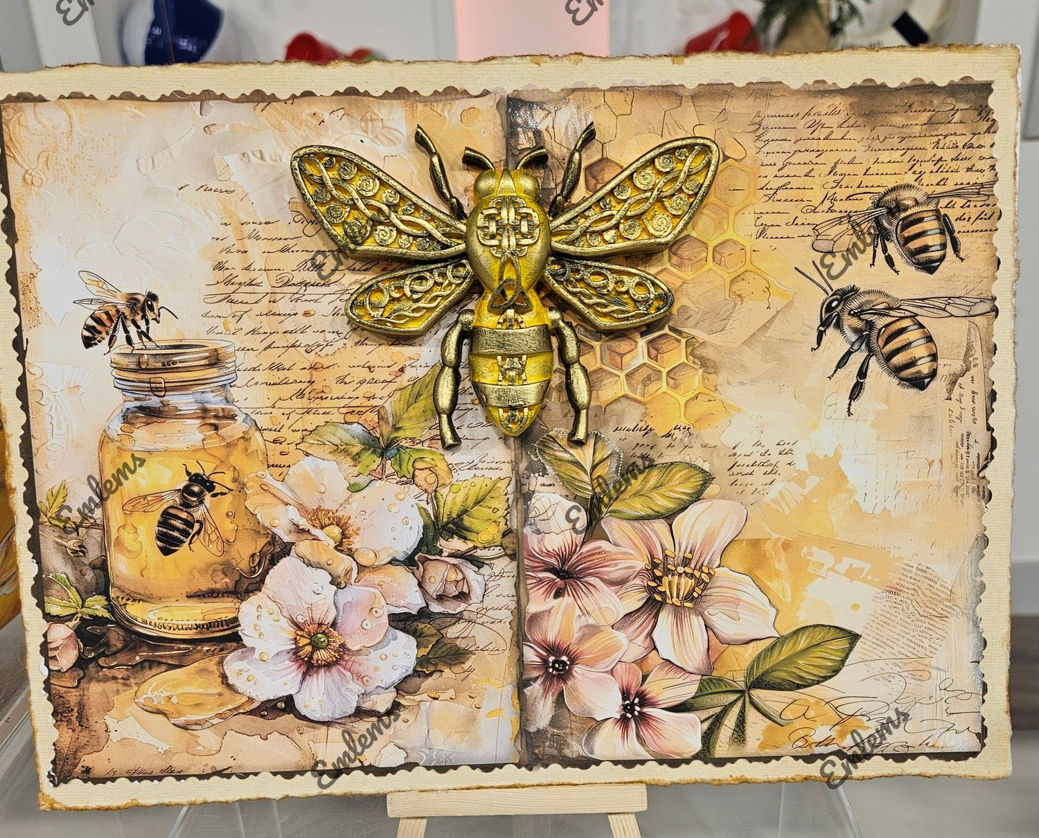 Emlems Celtic Bee Artwork