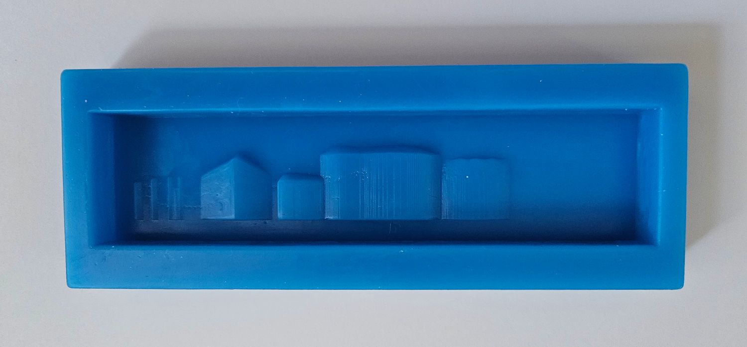 EMLEMS BRAND NEW &amp; EXCLUSIVE  STAND SILICONE MOULD to go with the autumn gnome arch