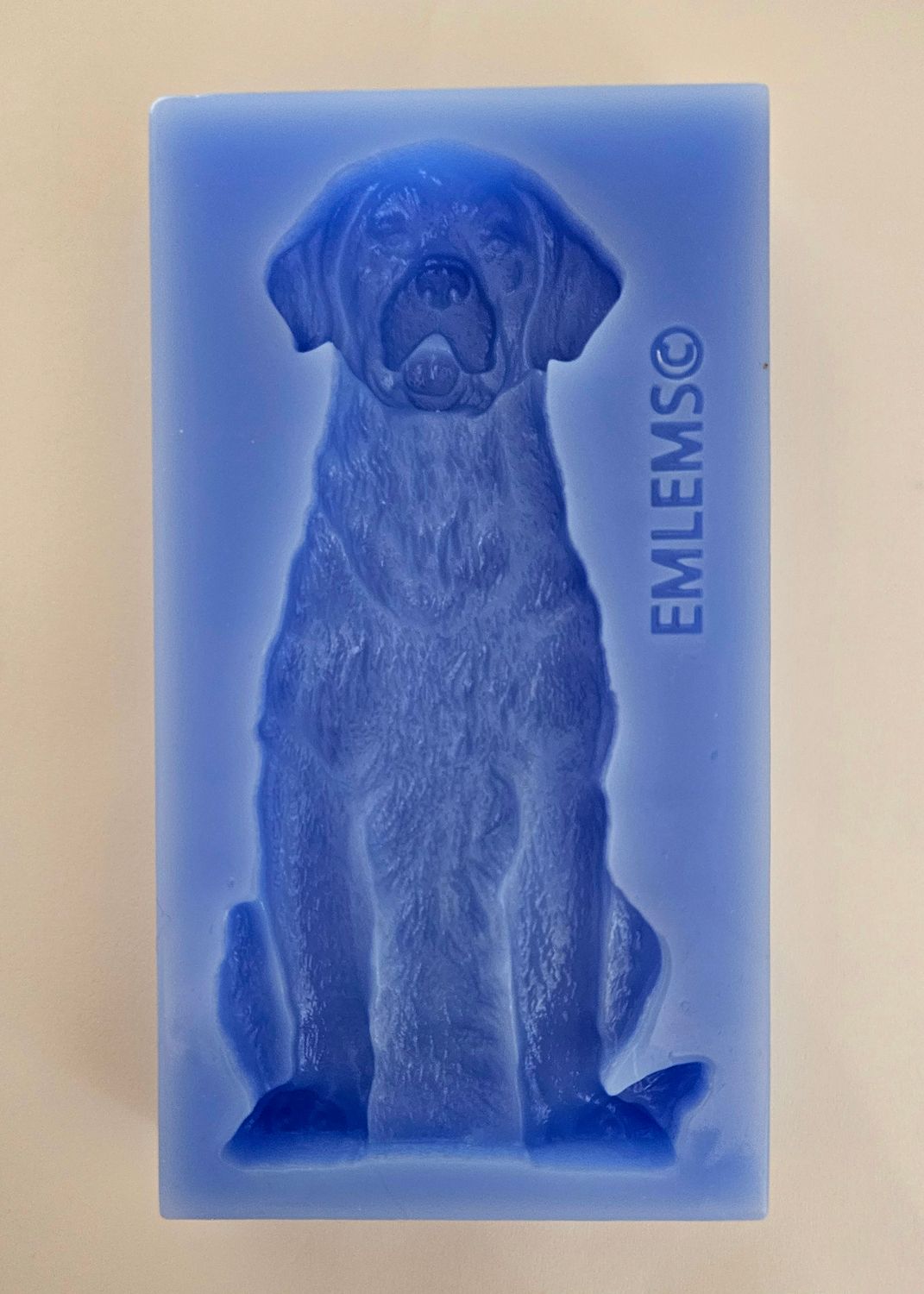 EMLEMS LARGE LABRADOR DOG WITH SILICONE MOULD