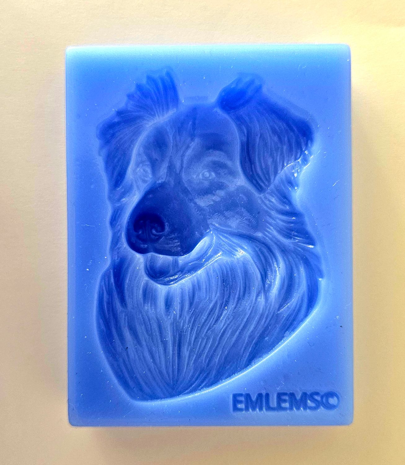 EMLEMS SMALL BORDER COLLIE FACE DOG SILICONE MOULD