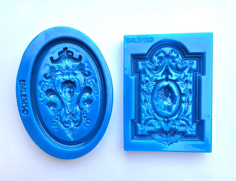 EMLEMS BRAND NEW RENAISSANCE PLAQUES DUO SILICONE MOULD