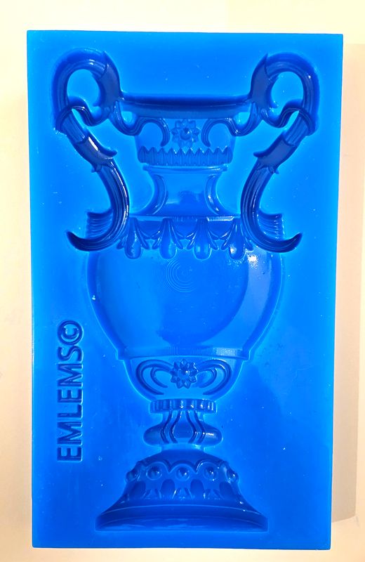 EMLEMS BRAND NEW RENAISSANCE VASE SILICONE MOULD