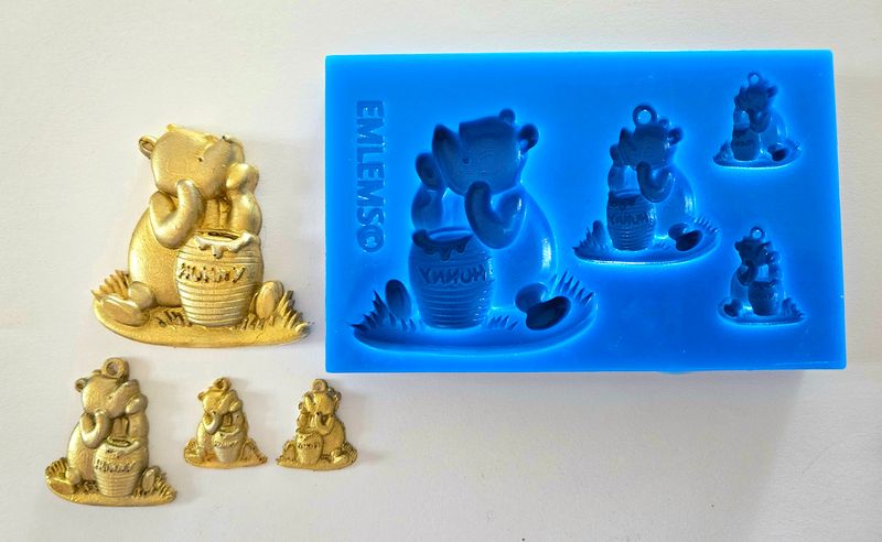 EMLEMS BRAND NEW &amp; EXCLUSIVE VINTAGE WINNIE THE POOH JEWELLERY AND EMBELLISHMENT SET SILICONE MOULD
