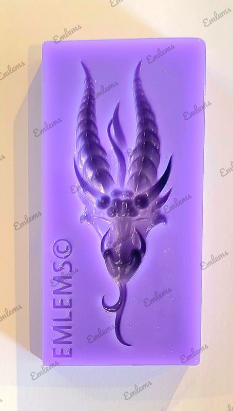 EMLEMS MEDIUM DRAGON HEAD SILICONE MOULD