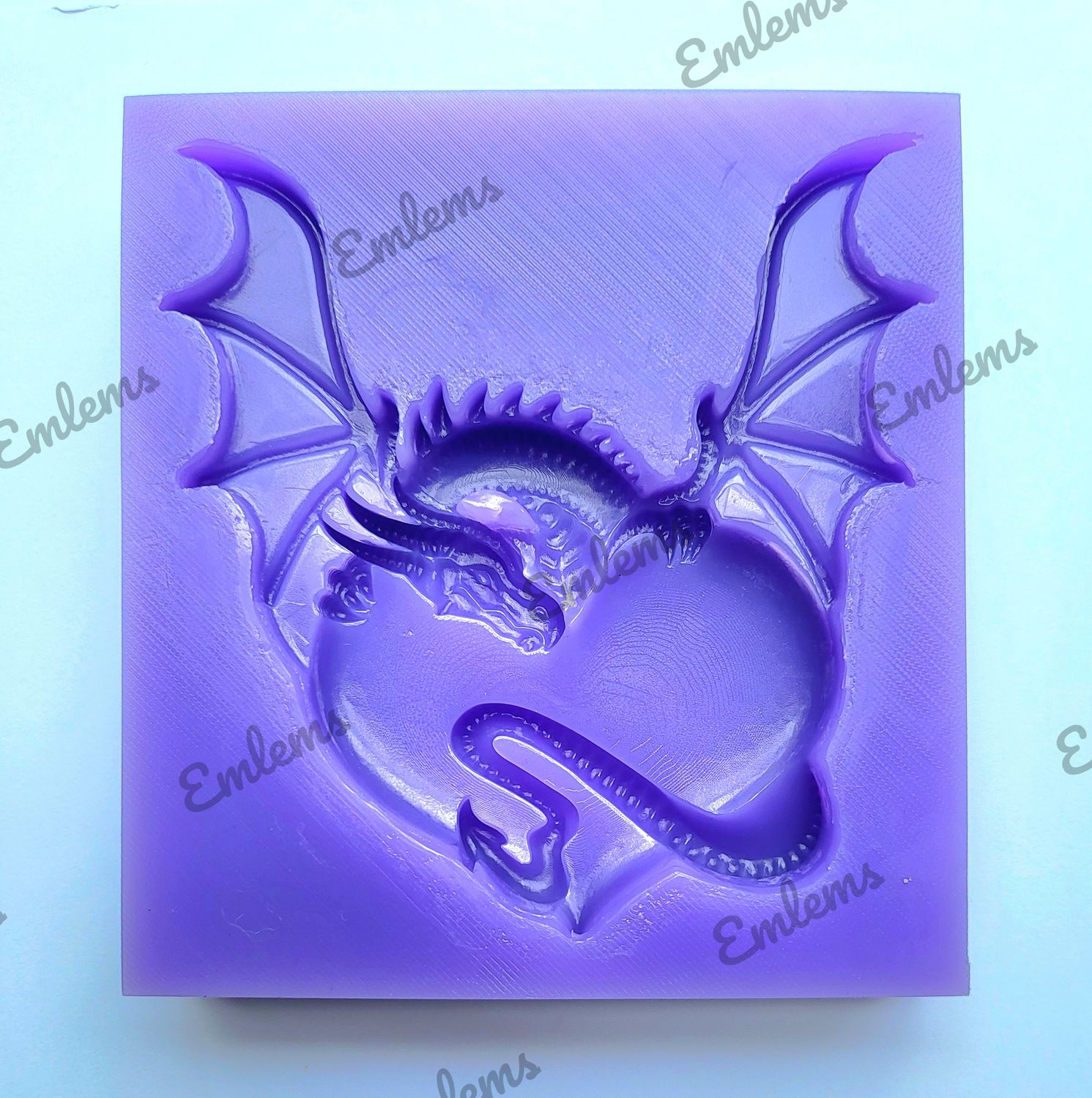 EMLEMS DRAGON HEART SILICONE MOULD