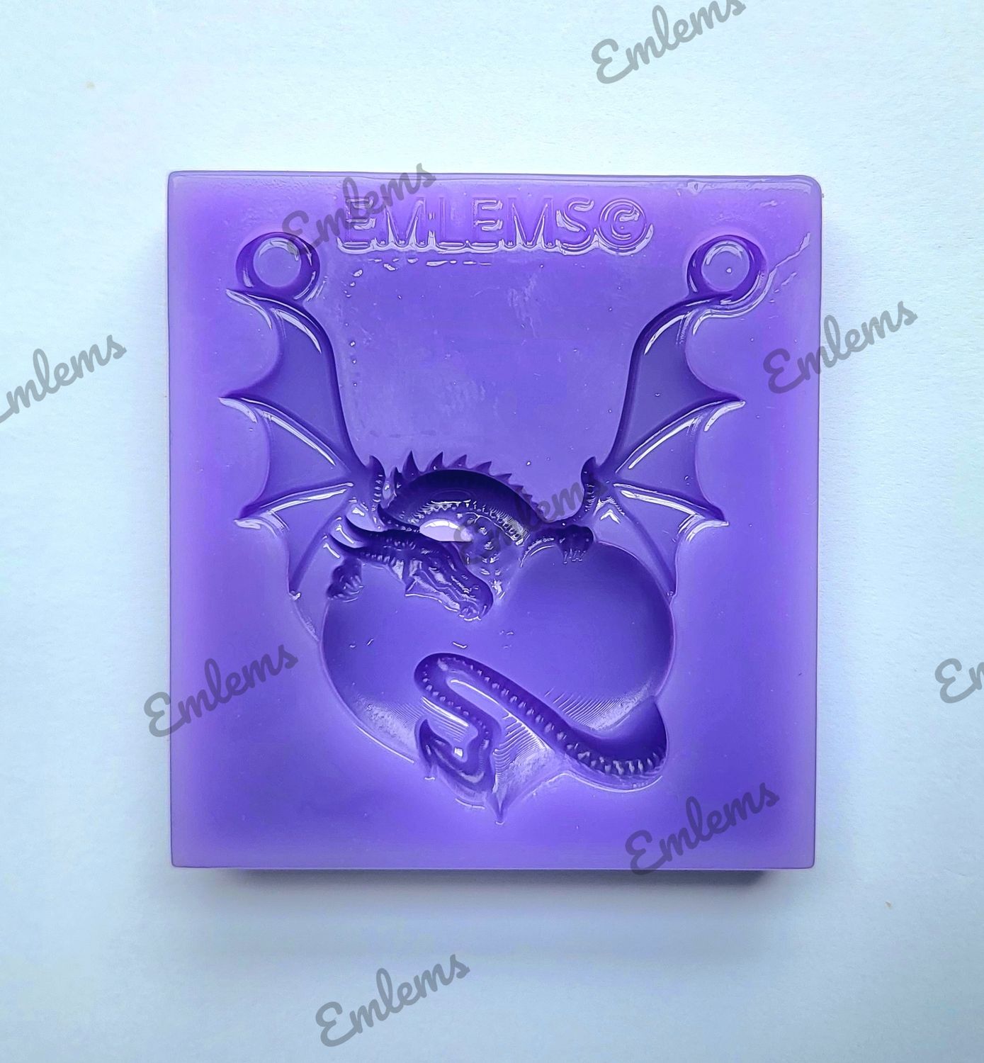 EMLEMS SMALL DRAGON HEART SILICONE MOULD