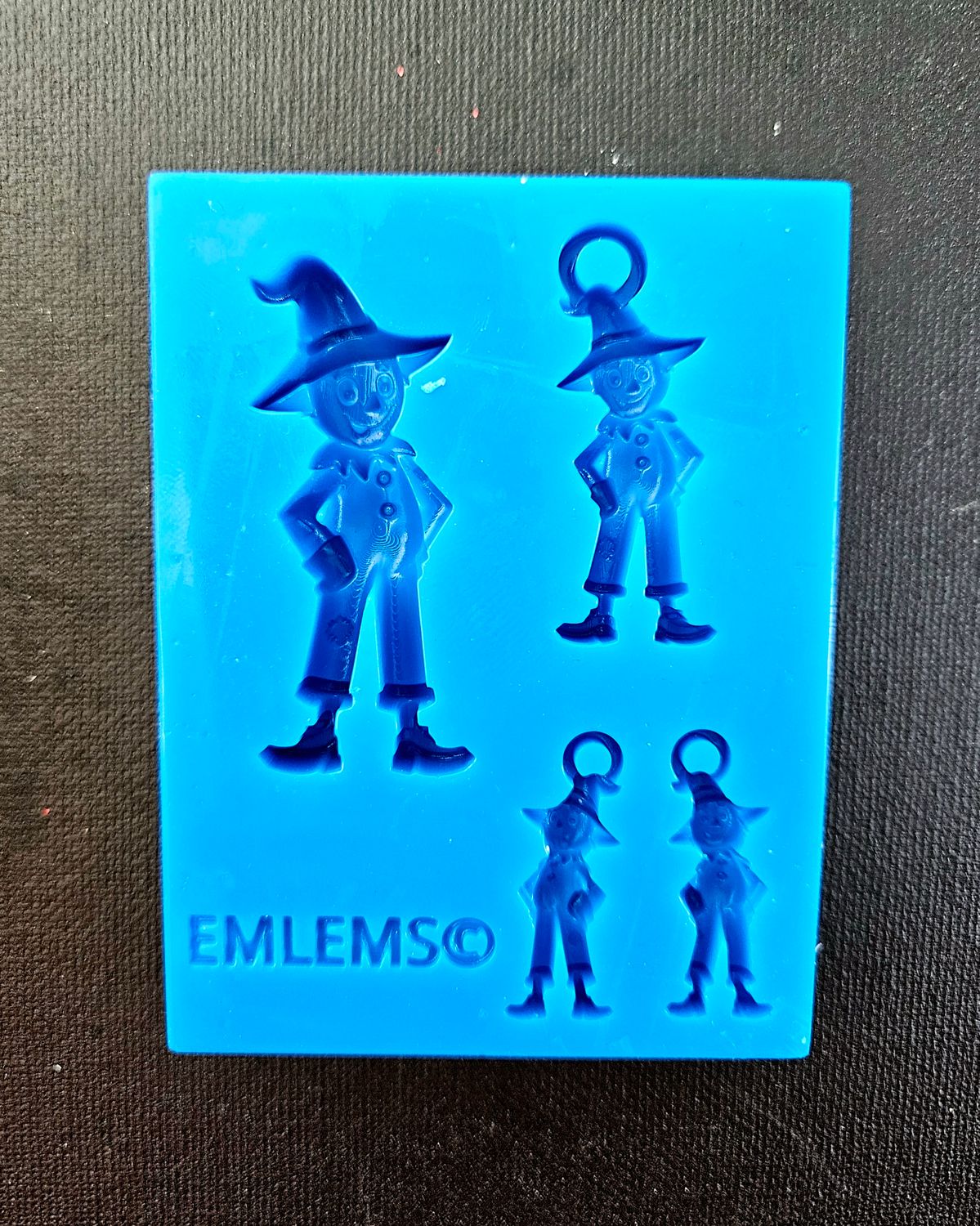 EMLEMS BRAND NEW SCARECROW JEWELLERY SET SILICONE MOULD FROM OUR WIZARD OF OZ COLLECTION