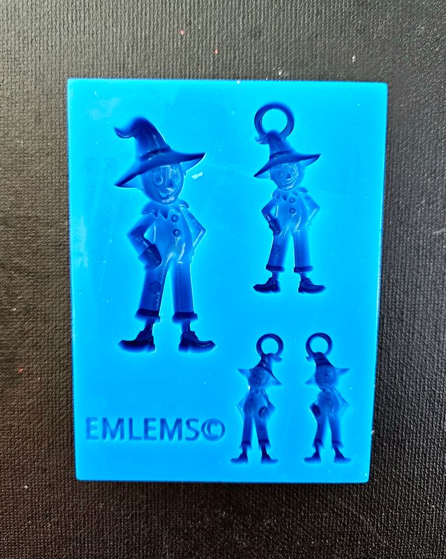 EMLEMS BRAND NEW SCARECROW JEWELLERY SET SILICONE MOULD FROM OUR WIZARD OF OZ COLLECTION