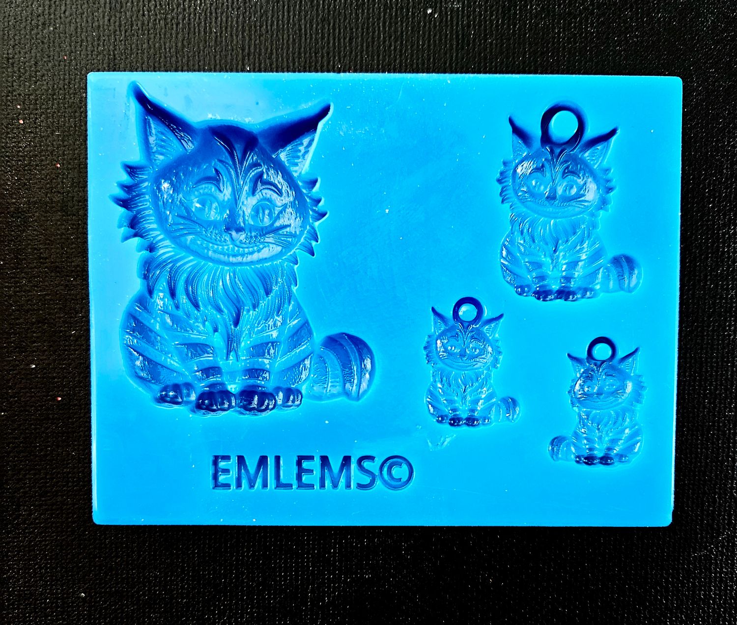 EMLEMS BRAND NEW CHESHIRE CAT JEWELLERY SET SILICONE MOULD FROM OUR ALICE IN WONDERLAND  COLLECTION