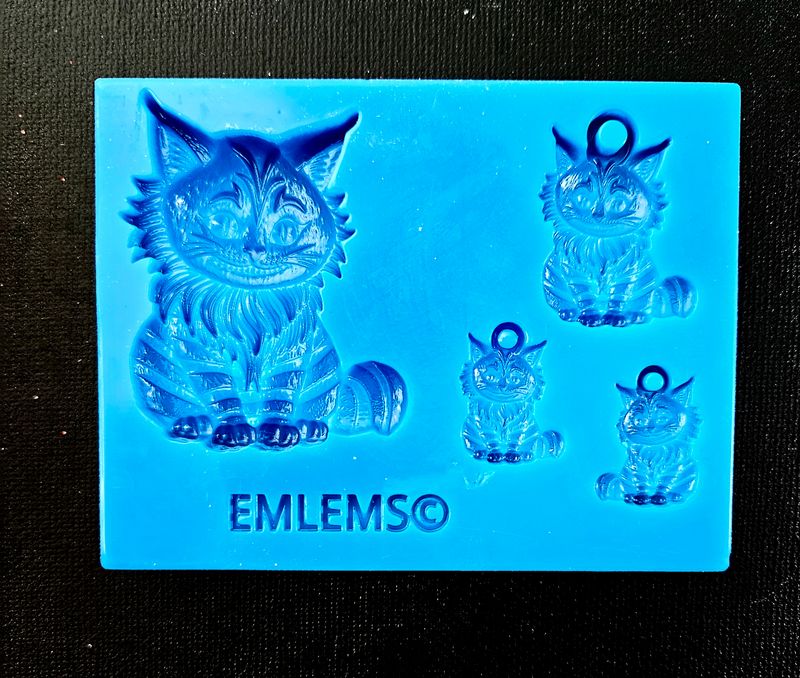 EMLEMS BRAND NEW CHESHIRE CAT JEWELLERY SET SILICONE MOULD FROM OUR ALICE IN WONDERLAND  COLLECTION