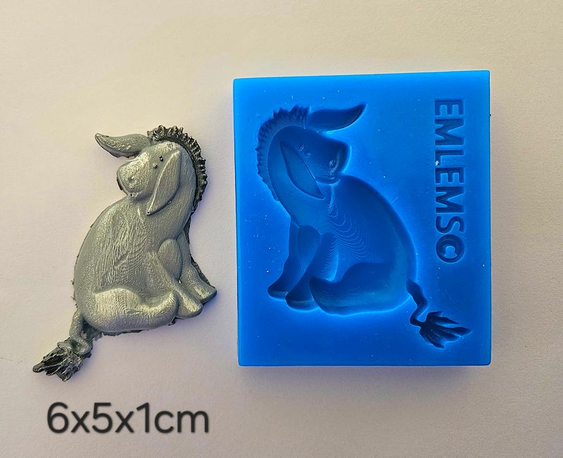 EMLEMS BRAND NEW &amp; EXCLUSIVE SMALL VINTAGE EEYORE SILICONE MOULD