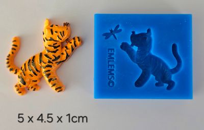 EMLEMS BRAND NEW &amp; EXCLUSIVE SMALL VINTAGE TIGGER SILICONE MOULD