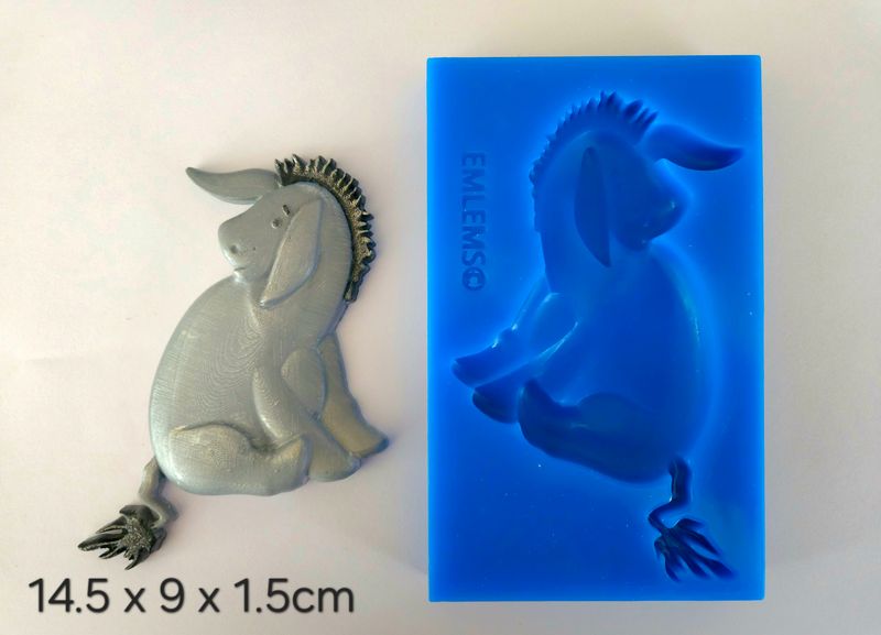 EMLEMS BRAND NEW &amp; EXCLUSIVE LARGE VINTAGE EEYORE SILICONE MOULD