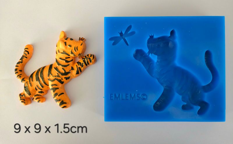 EMLEMS BRAND NEW &amp; EXCLUSIVE LARGE VINTAGE TIGGER SILICONE MOULD