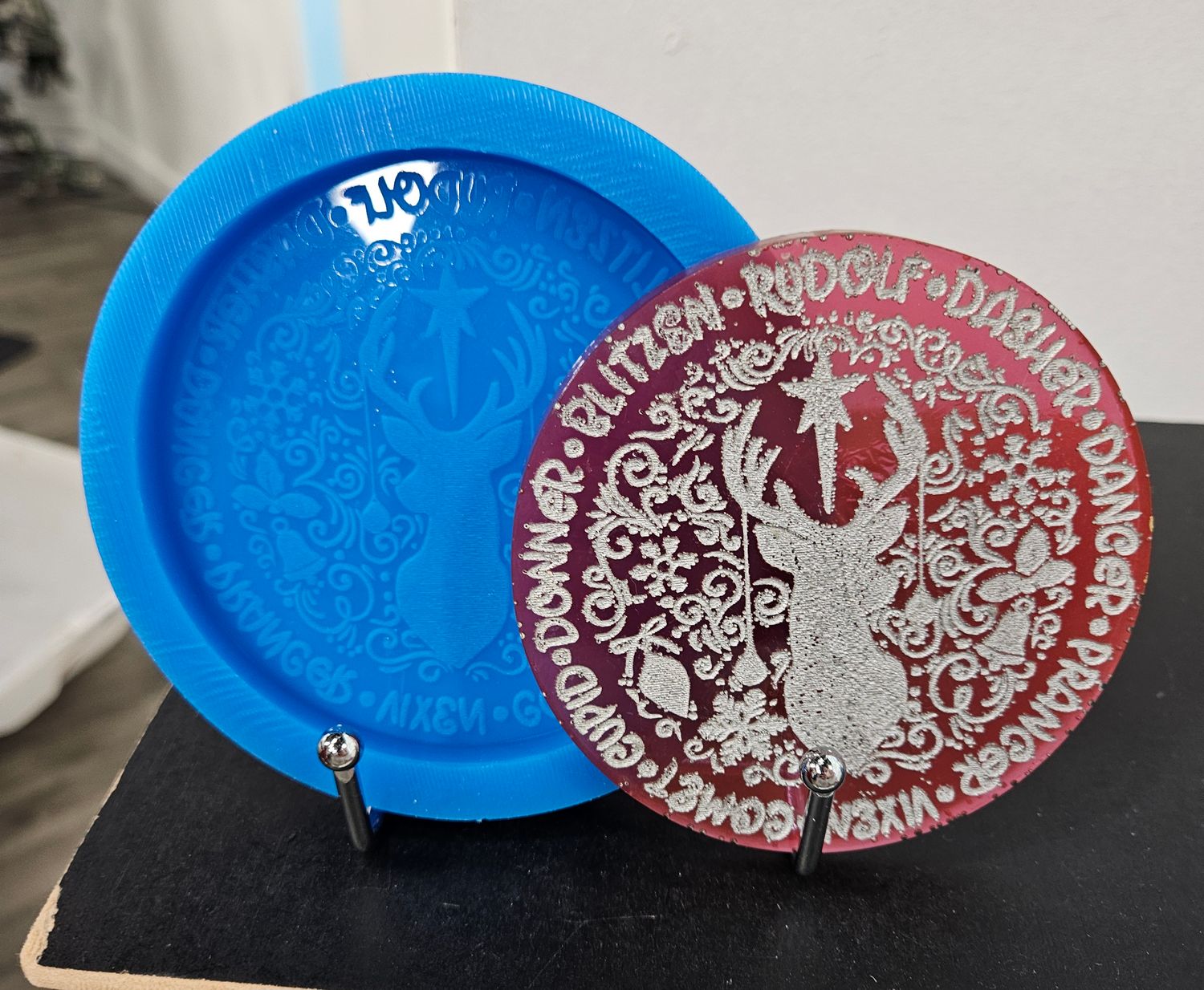 EMLEMS REINDEER NAMES COASTER SILICONE MOULD