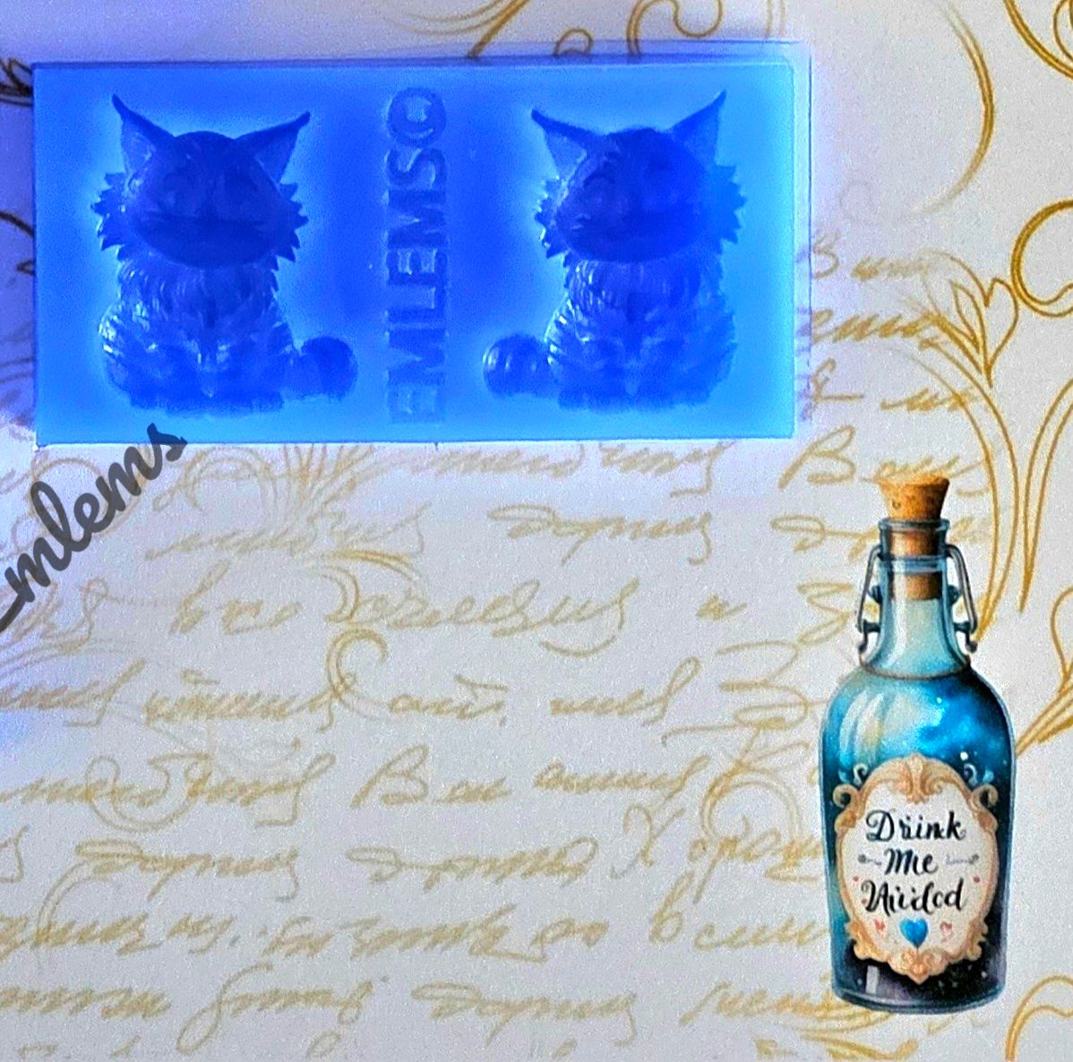 EMLEMS BRAND NEW CHESHIRE CAT MINI DUO SILICONE MOULD FROM OUR ALICE IN WONDERLAND  COLLECTION
