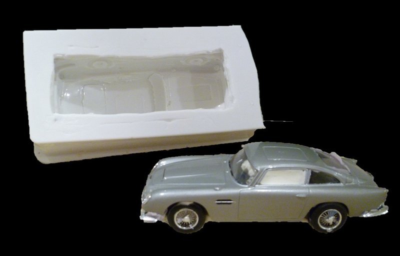 EMLEMS 3D ASTON MARTIN DB5 CAR JAMES BOND CAR SILICONE MOULD