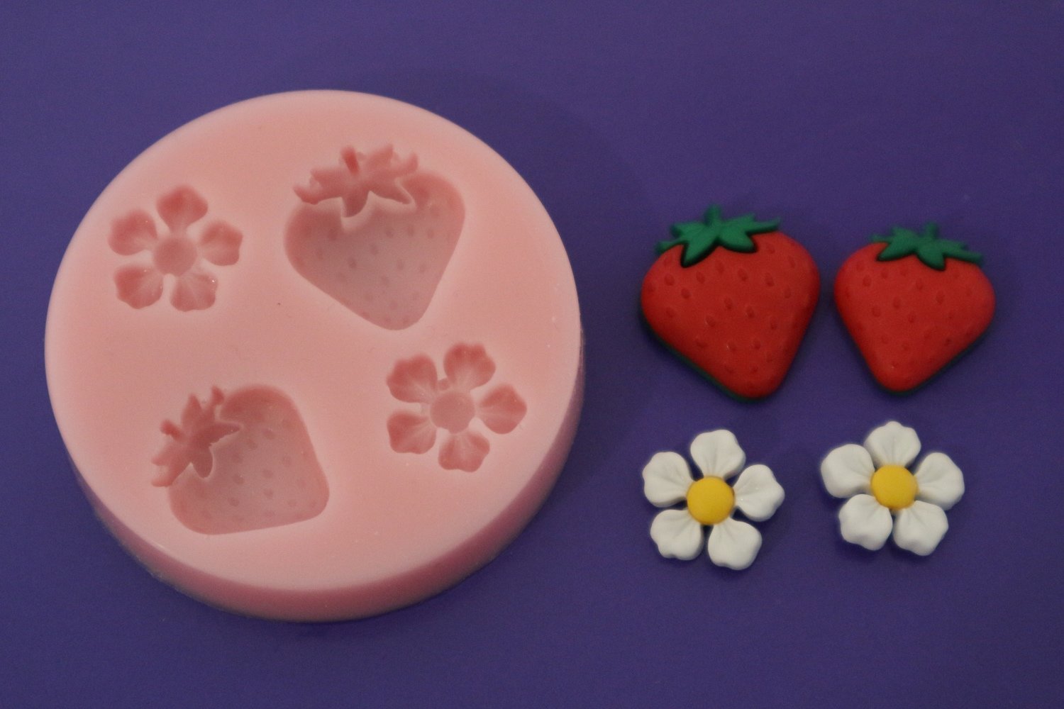STRAWBERRIES AND DAISIES SILICONE MOULD