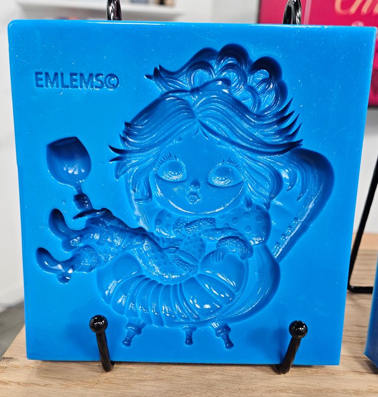 EMLEMS BRAND NEW &amp; EXCLUSIVE LARGE VINO TIME SILICONE MOULD FROM OUR WHIMSICAL WORLD COLLECTION