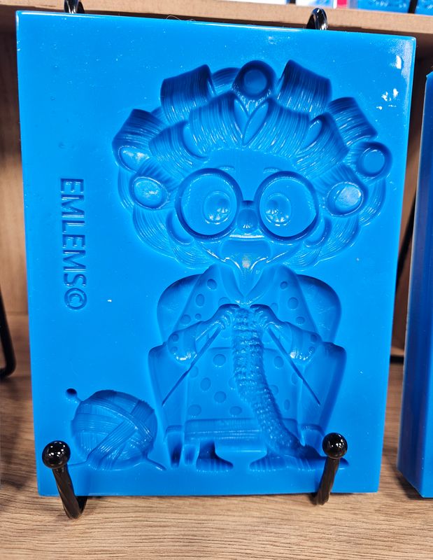 EMLEMS BRAND NEW &amp; EXCLUSIVE LARGE KNITTING GRANNY GRANDMA SILICONE MOULD FROM OUR WHIMSICAL WORLD COLLECTION