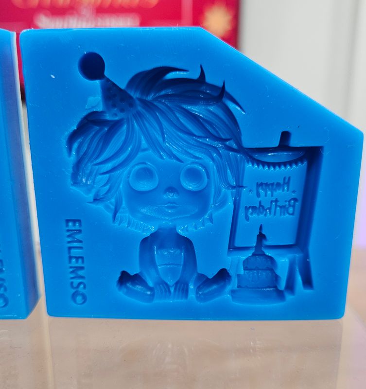 EMLEMS BRAND NEW &amp; EXCLUSIVE SMALL BABY 1ST BIRTHDAY SILICONE MOULD FROM OUR WHIMSICAL WORLD COLLECTION