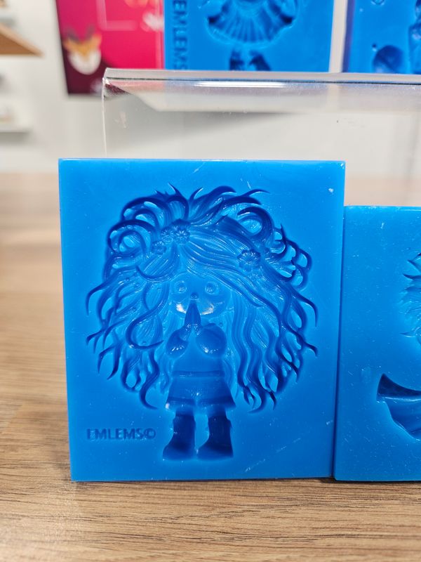 EMLEMS BRAND NEW &amp; EXCLUSIVE SMALL PRAYING GIRL SILICONE MOULD FROM OUR WHIMSICAL WORLD COLLECTION