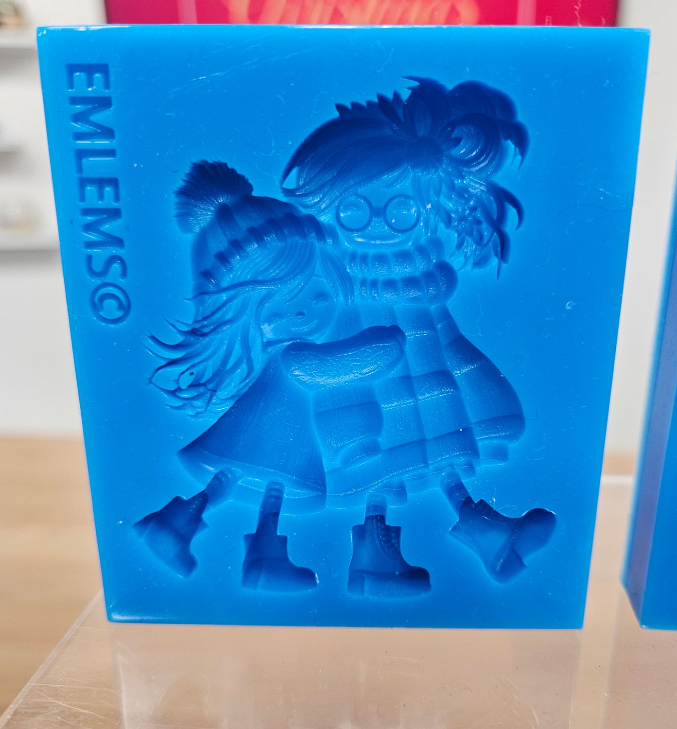 EMLEMS BRAND NEW &amp; EXCLUSIVE SMALL SISTERS FRIENDS SILICONE MOULD FROM OUR WHIMSICAL WORLD COLLECTION