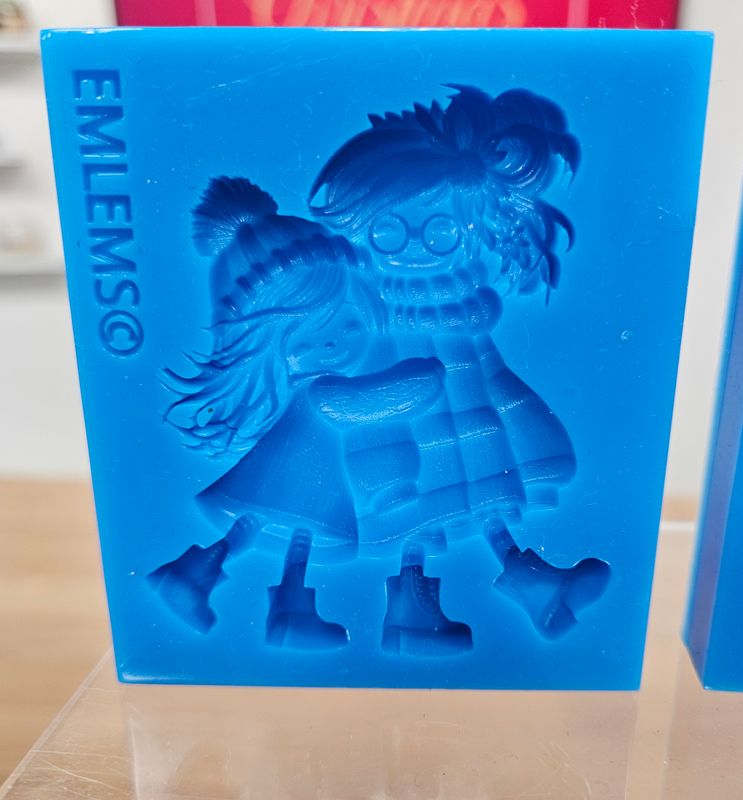 EMLEMS BRAND NEW &amp; EXCLUSIVE SMALL SISTERS FRIENDS SILICONE MOULD FROM OUR WHIMSICAL WORLD COLLECTION