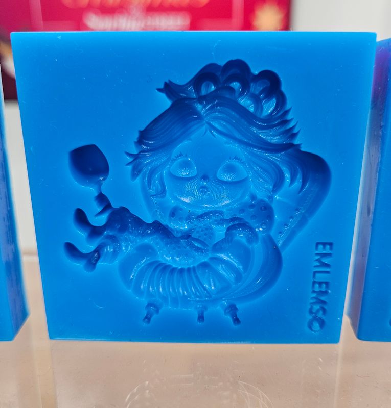 EMLEMS BRAND NEW &amp; EXCLUSIVE SMALL VINO TIME SILICONE MOULD FROM OUR WHIMSICAL WORLD COLLECTION