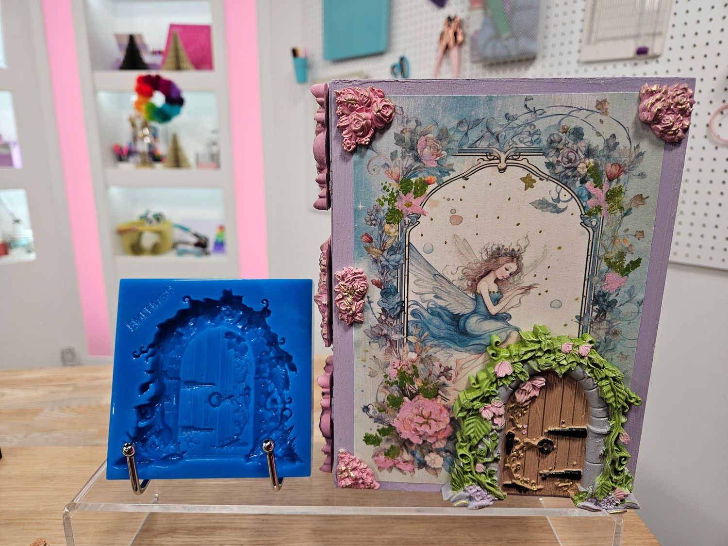 EMLEMS BRAND NEW &amp; EXCLUSIVE SECRET GARDEN DOOR HOUSE SILICONE MOULD