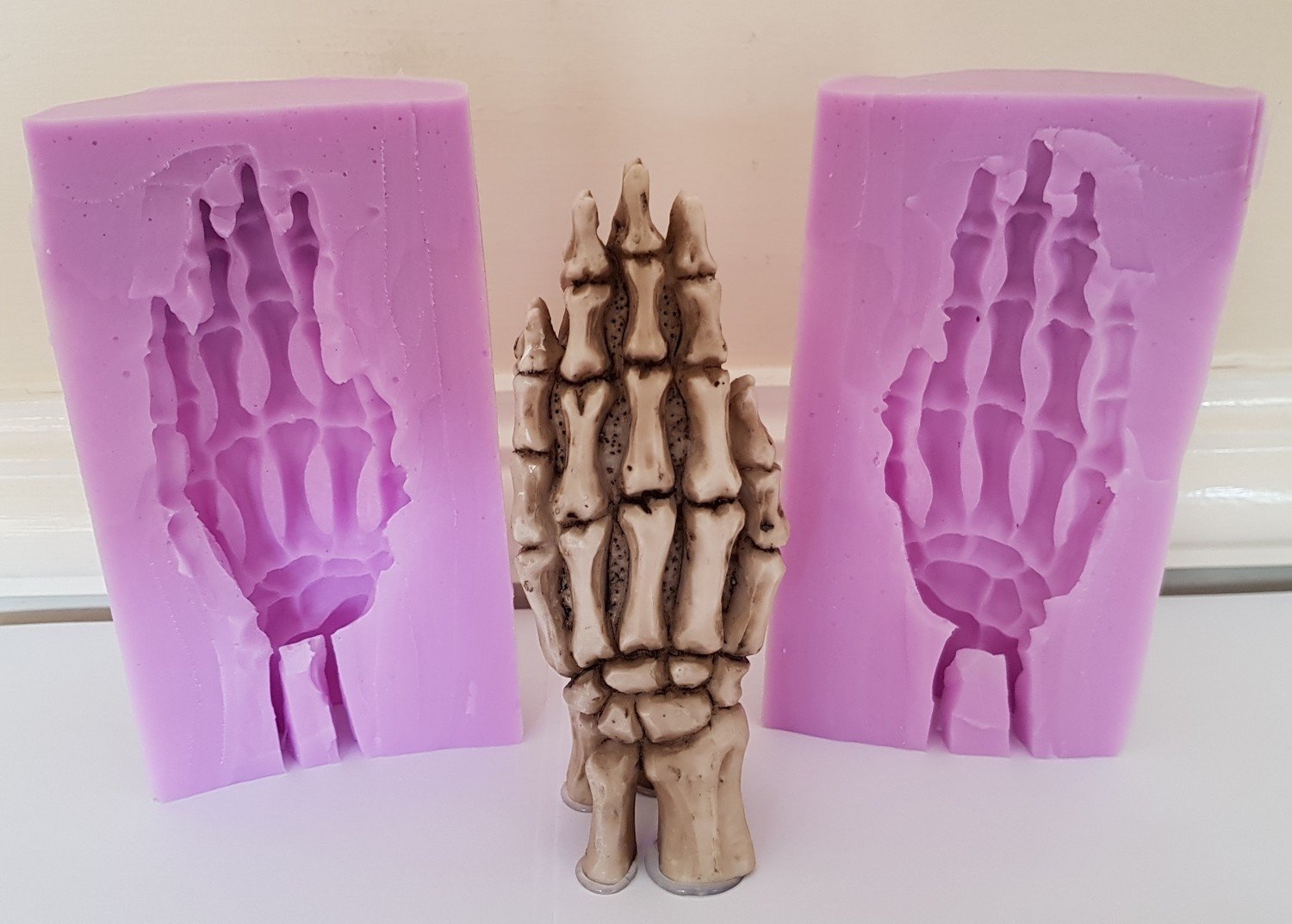 3D PRAYING SKELETON HANDS SILICONE MOULD