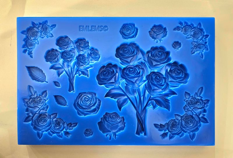 EMLEMS BRAND NEW &amp; EXCLUSIVE   ROSES SET SILICONE MOULD