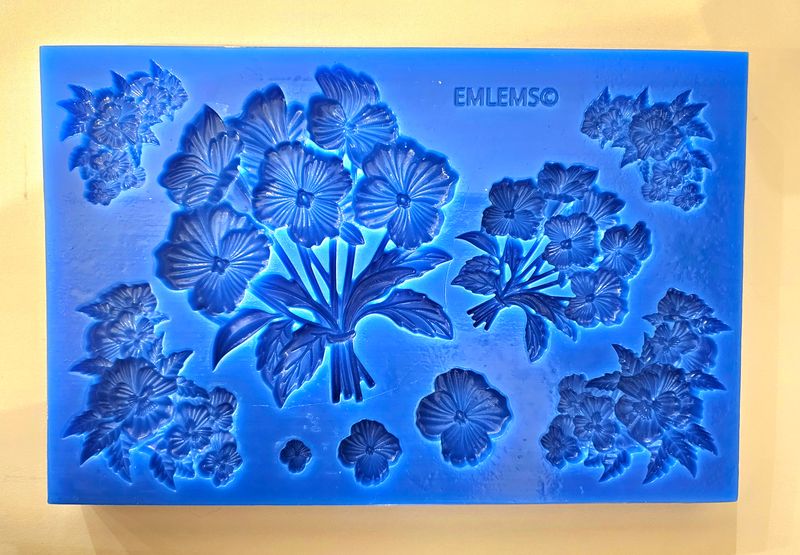 EMLEMS BRAND NEW &amp; EXCLUSIVE  PANSIES SET SILICONE MOULD