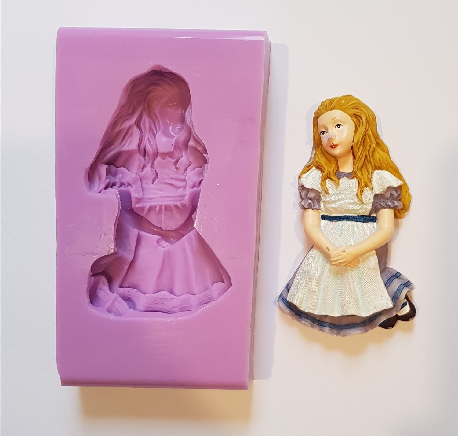 ALICE IN WONDERLAND SILICONE MOULD