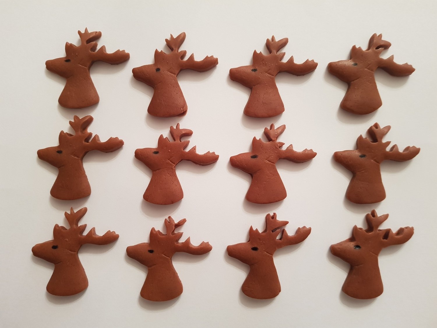 12 STAG HEADS EDIBLE CAKE TOPPERS