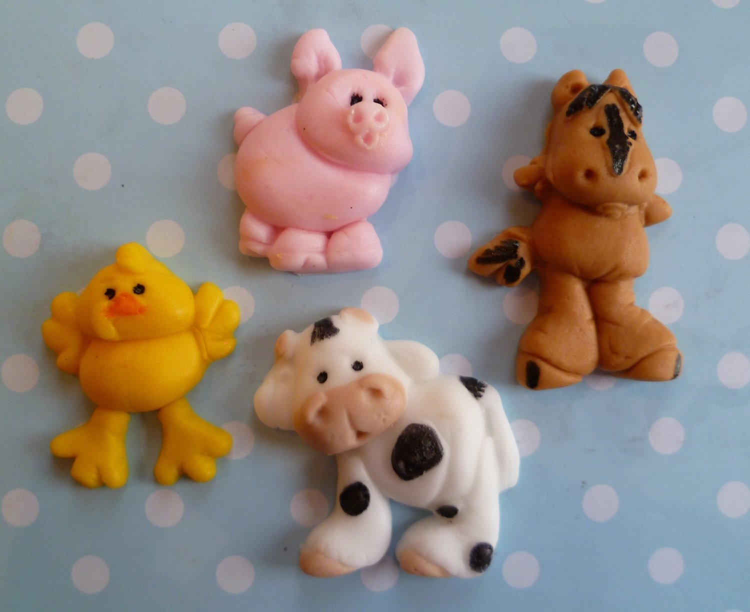 8 FARM ANIMALS EDIBLE CAKE TOPPERS