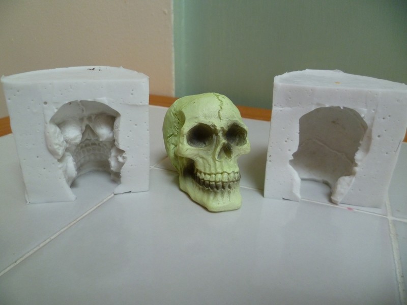 EMLEMS 3D 5CM SKULL SILICONE MOULD