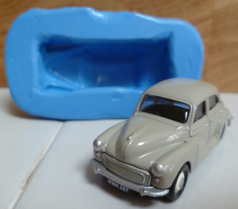 EMLEMS 3D MORRIS MINOR 4 DOOR SALOON CAR SILICONE MOULD