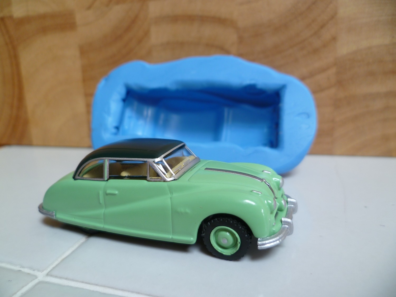 EMLEMS 3D CLASSIC CAR AUSTIN ATLANTIC SALOON SILICONE MOULD