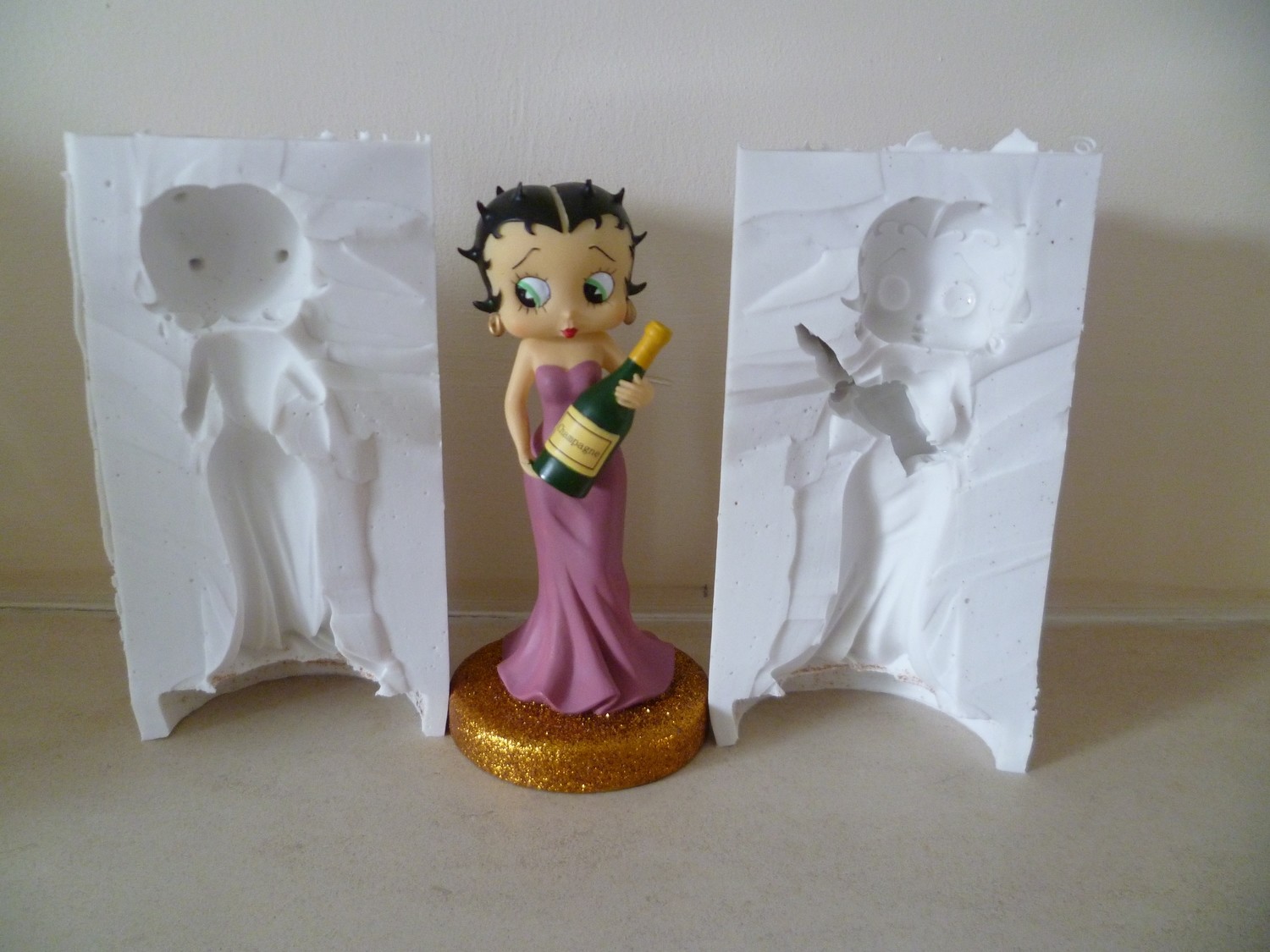 3D BETTY BOOP WITH CHAMPAGNE SILICONE MOULD (POURABLE SILICONE)